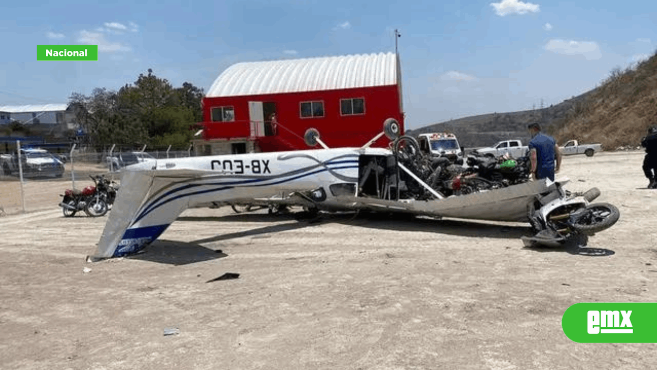 EMX-Se desploma avioneta en Atizapán; al menos tres lesionados