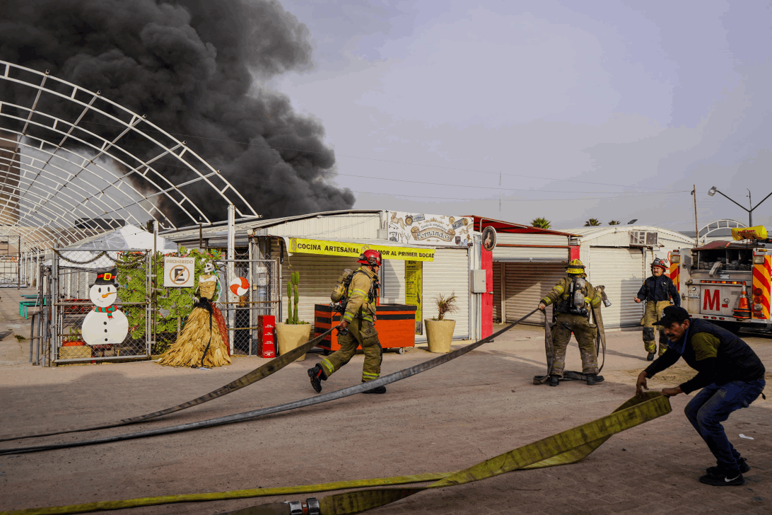 Herido un bombero por radiación en incendio de bodega en... El Mexicano