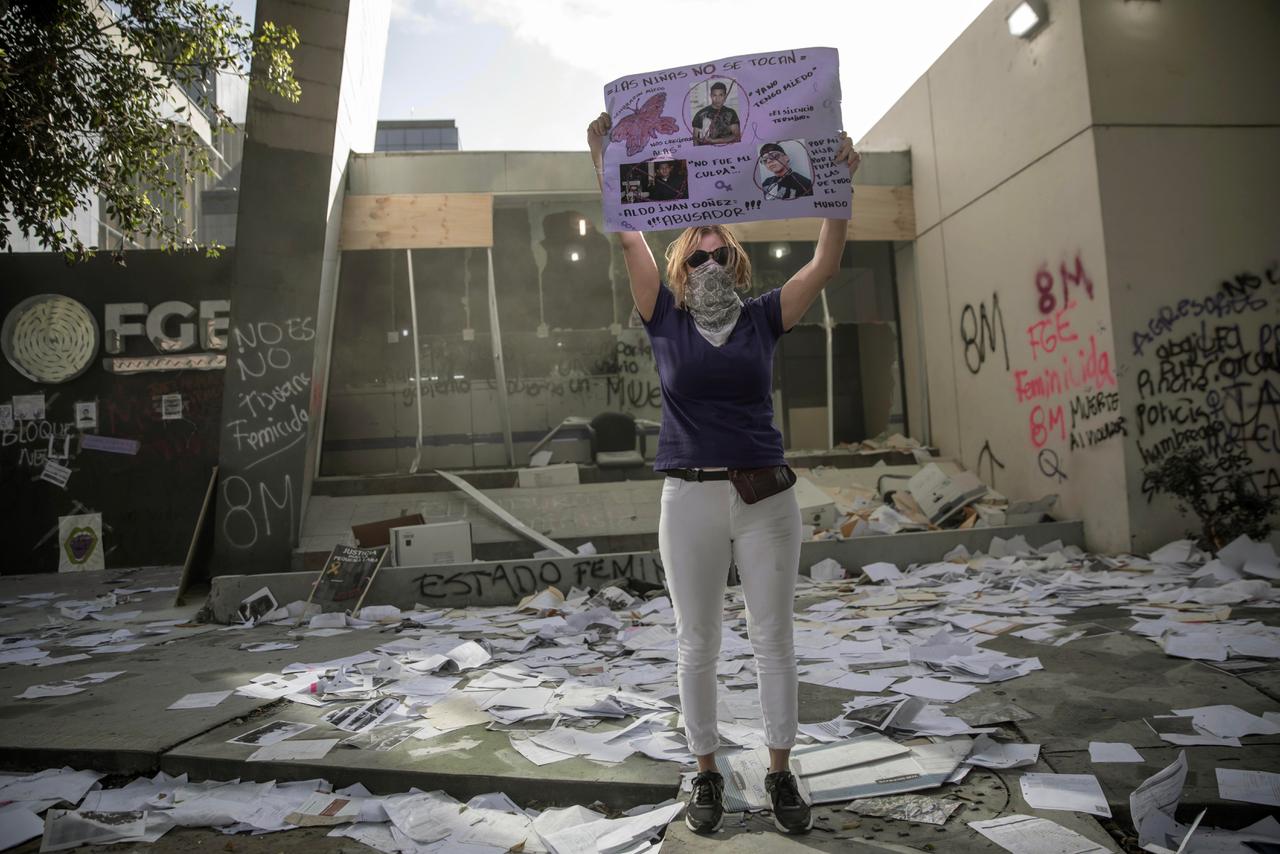 222f2290-b738-4ac9-8419-1c0d9a482277