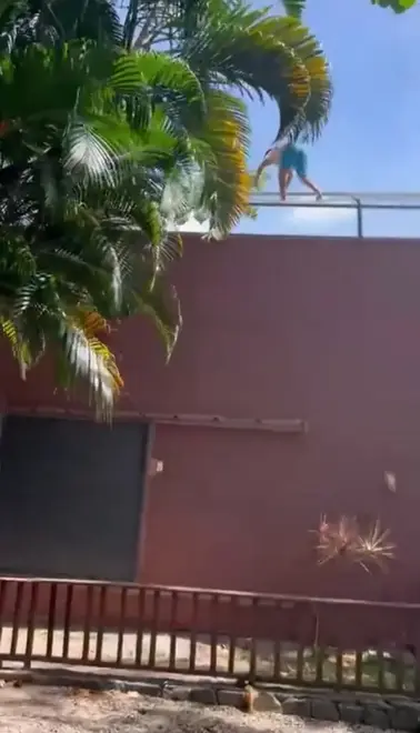 39c0003f-e30c-40ee-b199-3d67b43a2f2d