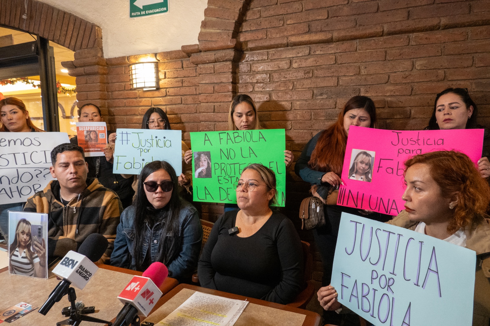 4b9b6e0d-5f21-4d47-b498-63896405ae04