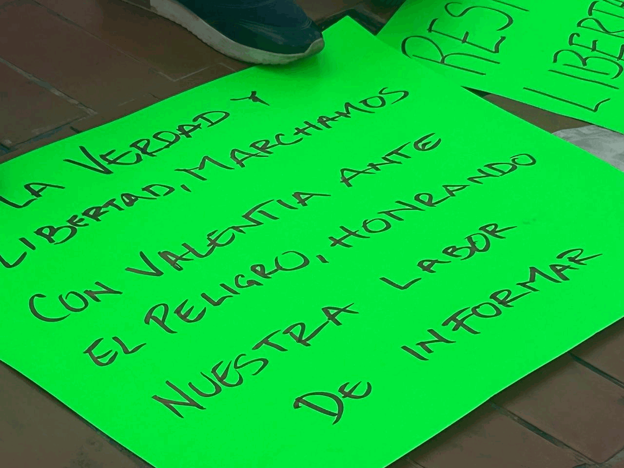 4df99b2e-510b-404c-bb27-d9eba8f1586b