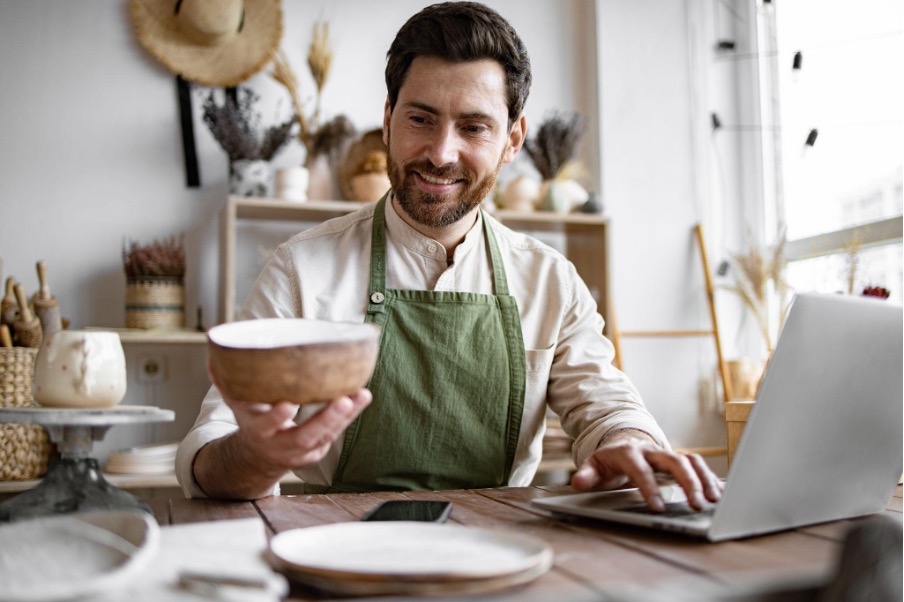 6dab2523-b0cb-472e-8379-e698bddfda53