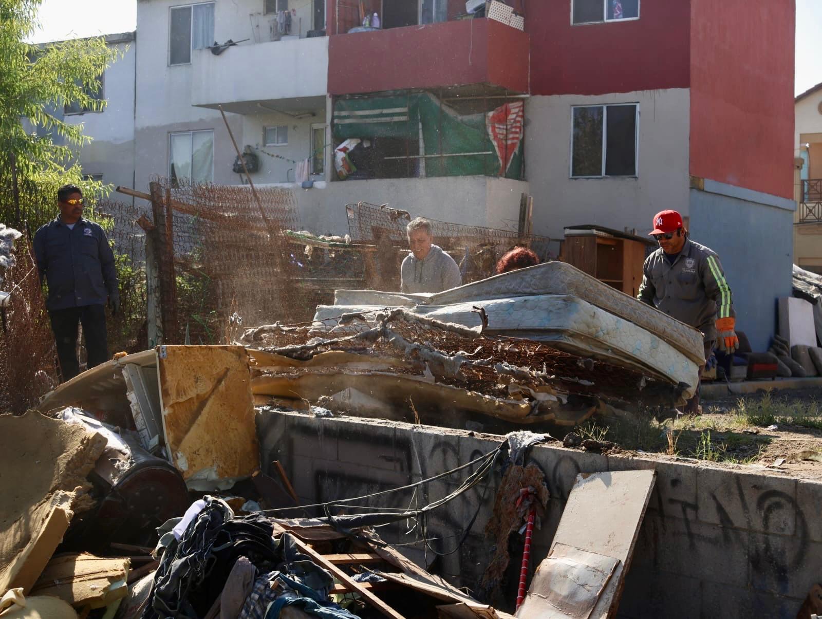 7aa3b303-59c5-48e7-9062-d6232d4d70a2