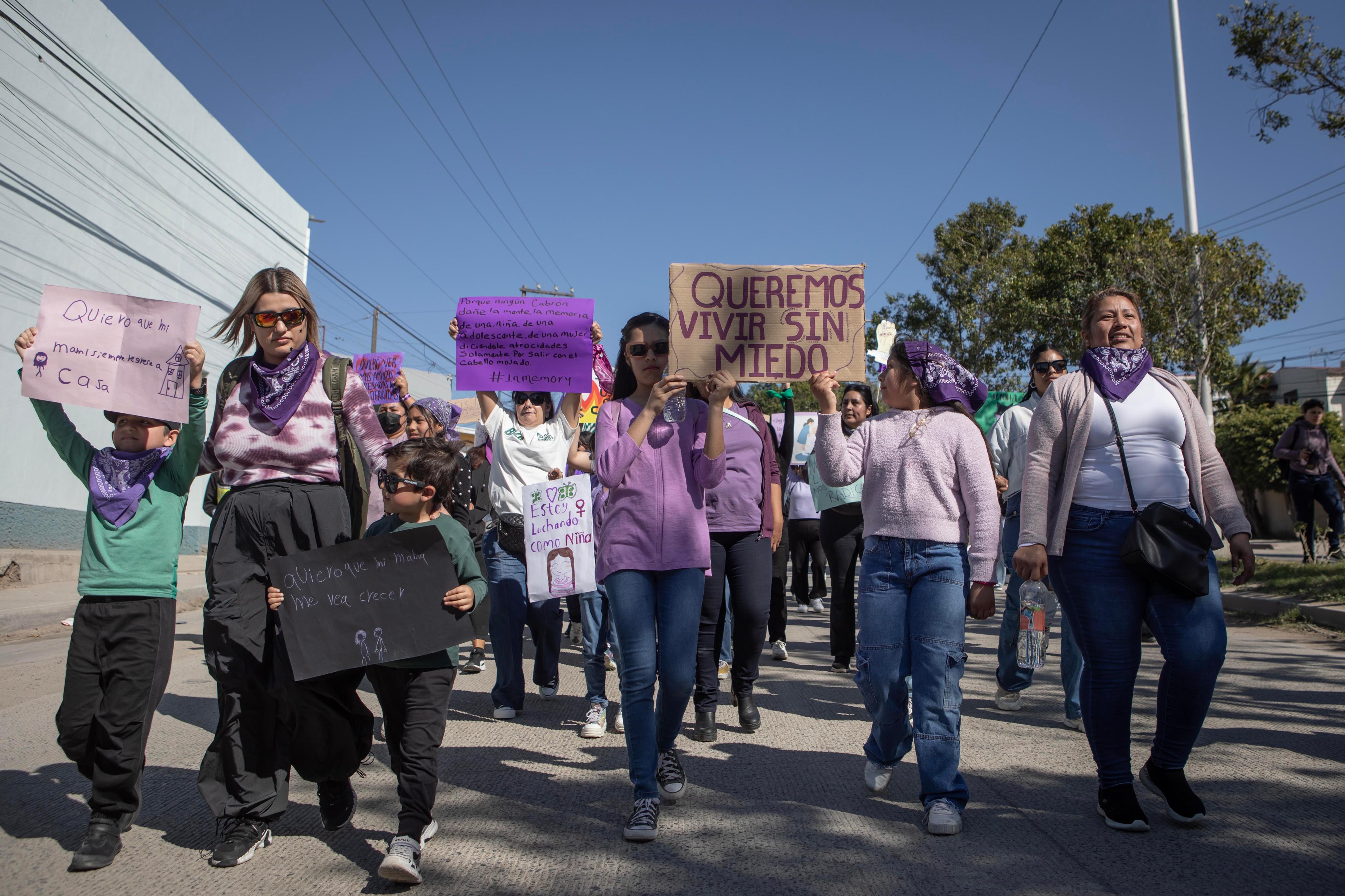 Mujeres toman las calles de la Zona Este - El Mexicano