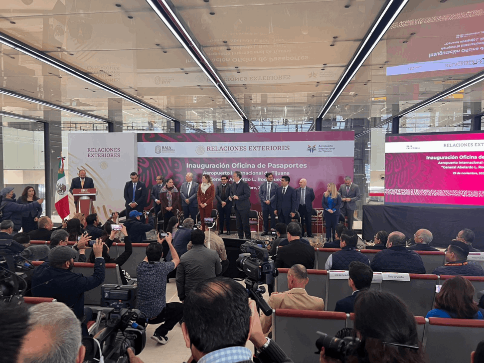 Ebrard inauguró oficina exprés Relaciones Exteriores en... El Mexicano Ebrard inauguró oficina exprés Relaciones Exteriores en... El Mexicano