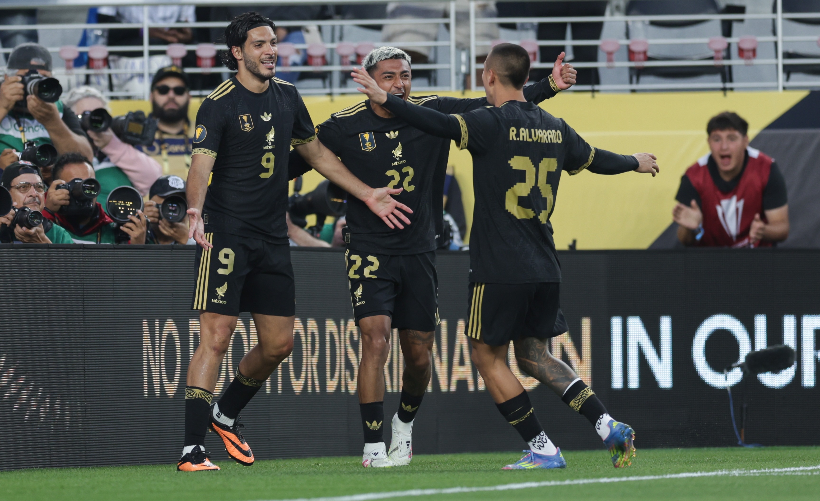 9a230a3d-4f8f-4a79-89f7-71bd4a961ee4