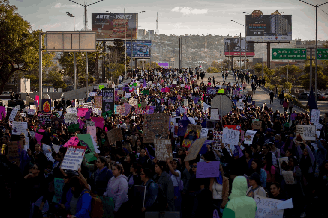 Miles de Mujeres marcharon en el 8M - El Mexicano