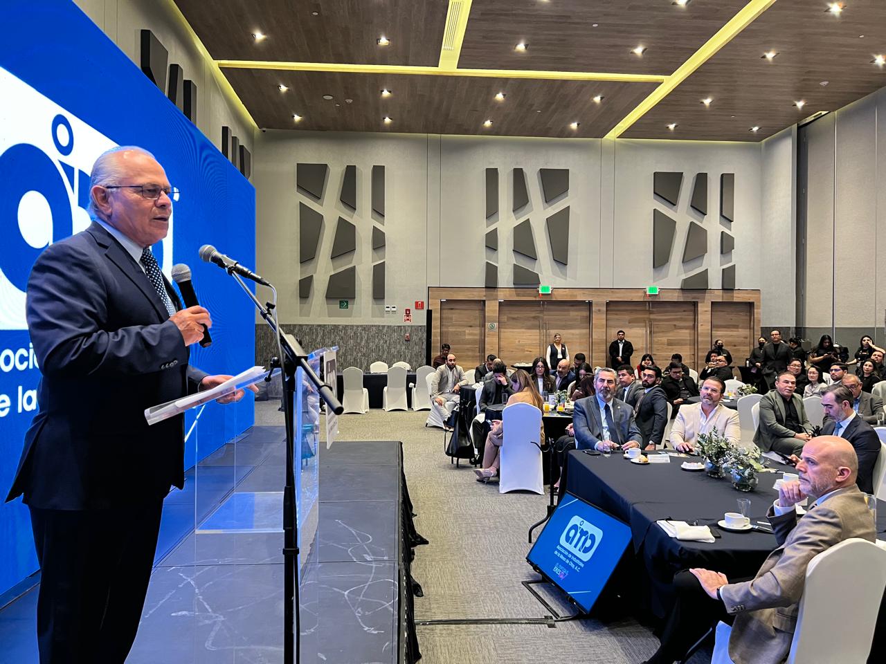 de559011-91a7-463a-b287-0f5a666711f1