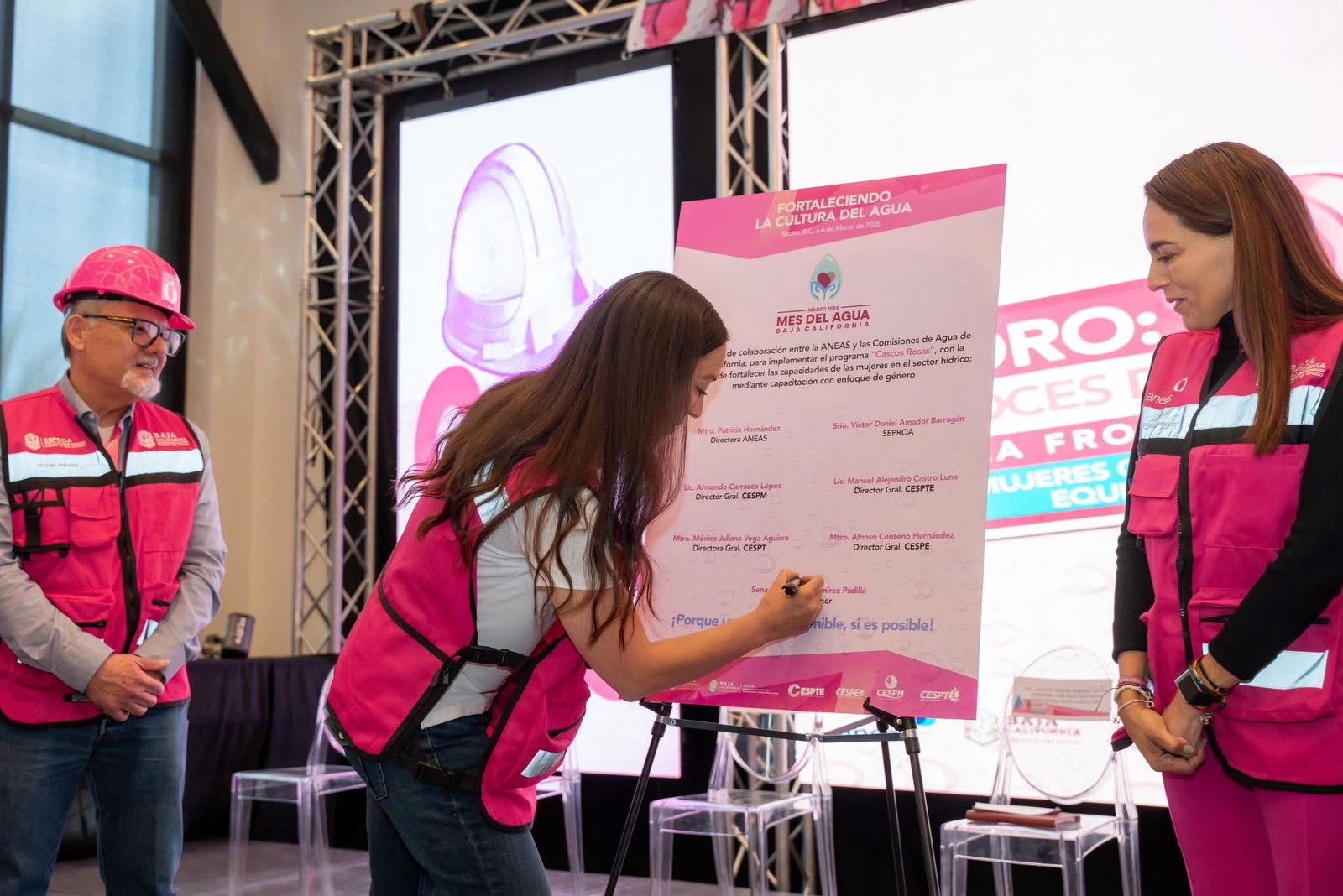 e606e2c2-f8ac-41a4-8a03-58a83c761a5c