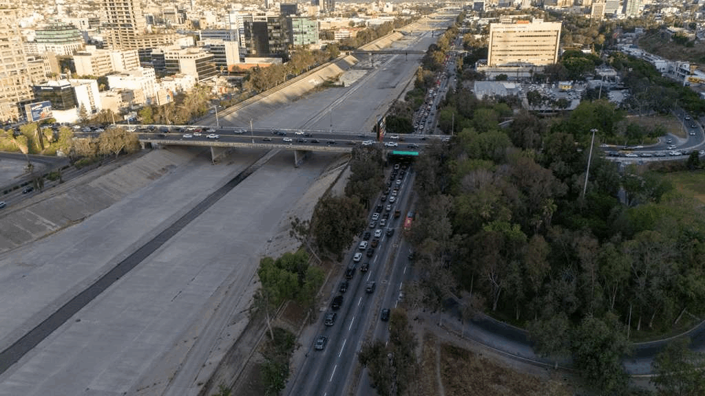 e871b551-291b-48af-b618-4976d555cfb3