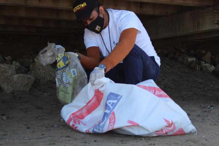 EMX-Realiza la APIT jornada de limpieza en Playas de Tijuana