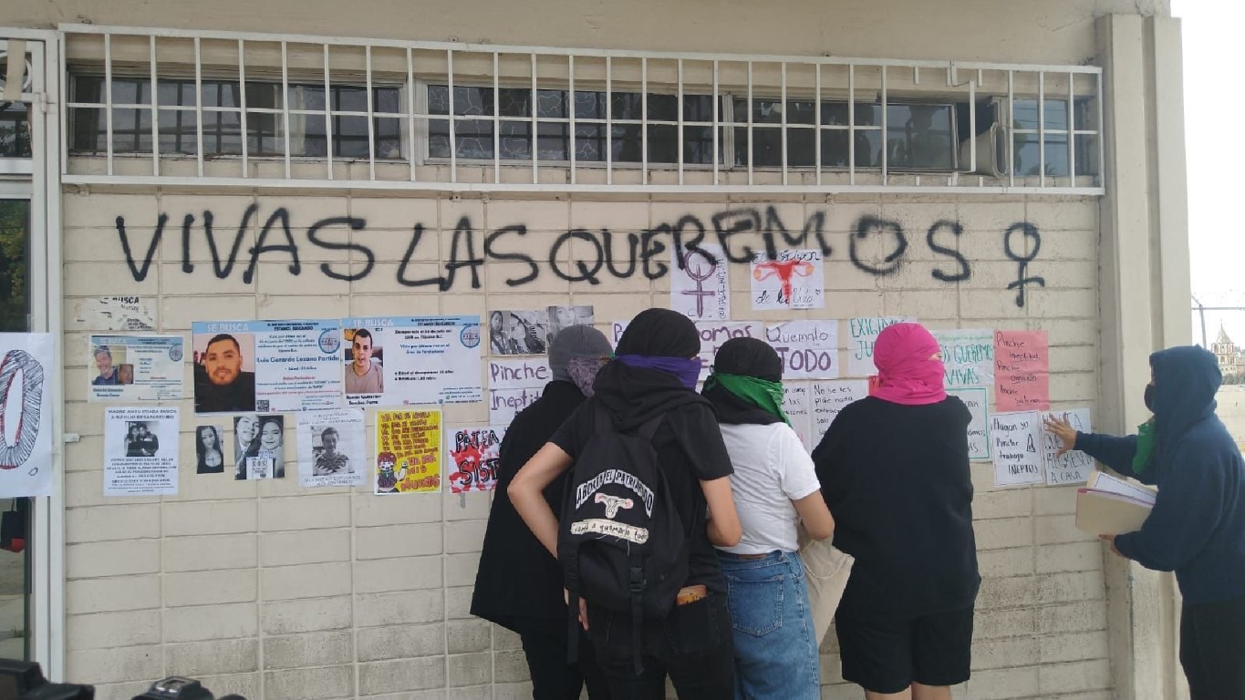 EMX-Feministas irrumpen en CAPEA para exigir justicia