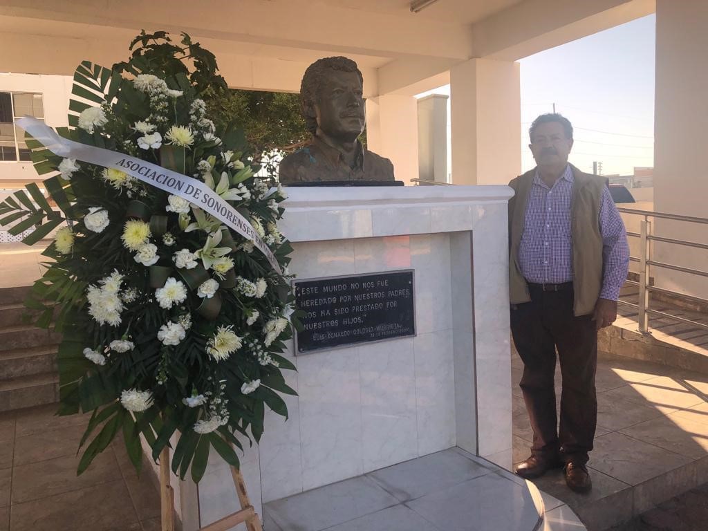 En el olvido monumento de Luis Donaldo Colosio en Mexica... - El Mexicano