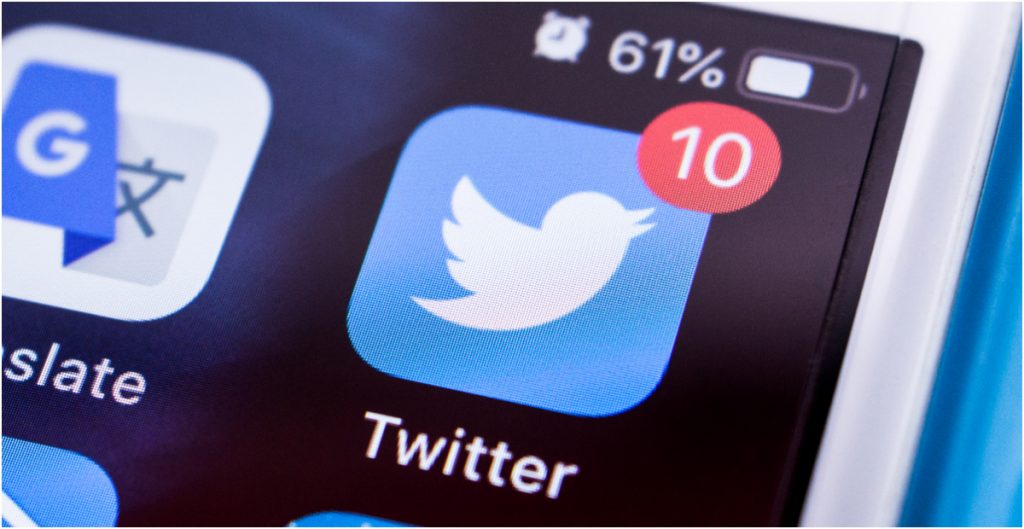 EMX-Corte Suprema de EU desecha queja de Trump para bloquear a sus críticos en Twitter