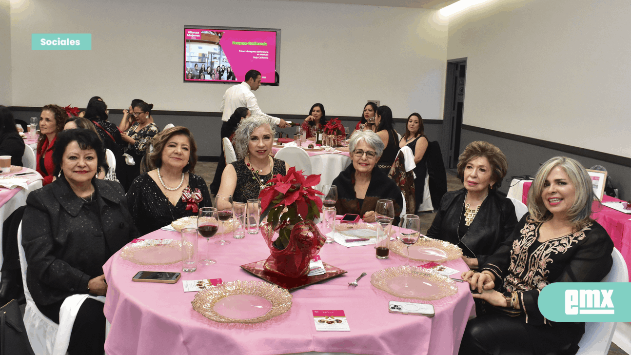 EMX-Festejan reunión navideña integrantes de la Alianza Mujer por Mujeres
