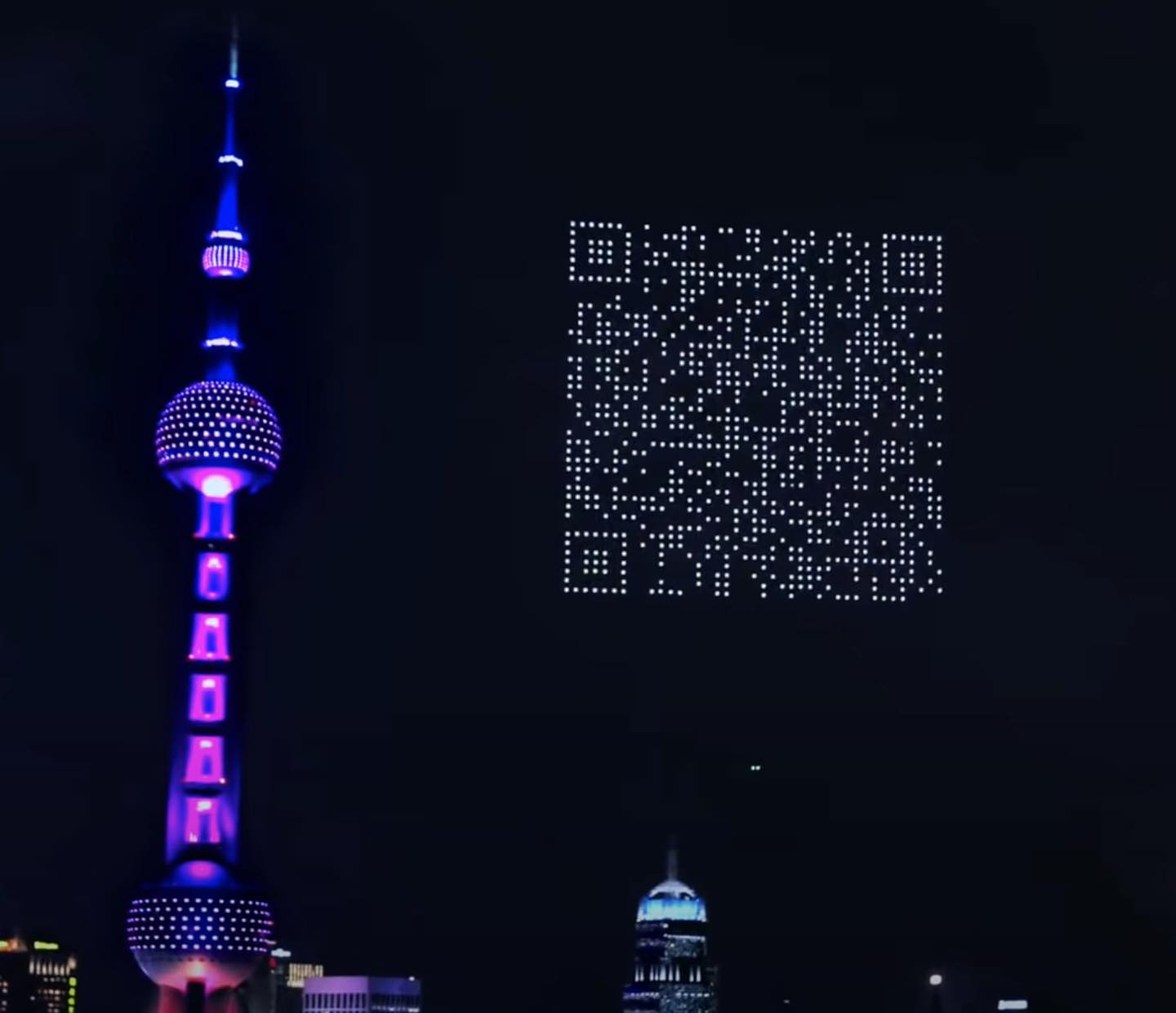 EMX-China formó código QR gigantesco con drones