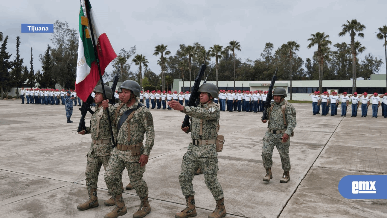 EMX-Participan soldados en ceremonia de toma de protesta de Bandera
