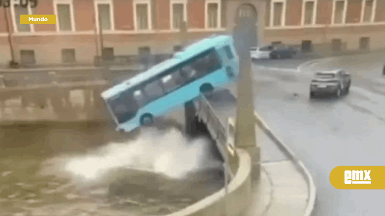 EMX-Mueren-siete-pasajeros-de-autobús-caído-en-un-río-de-Rusia