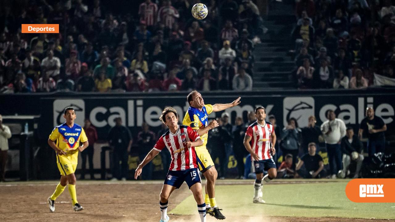 EMX-Miles-asisten-al-“Clásico-de-Leyendas”-en-Tijuana